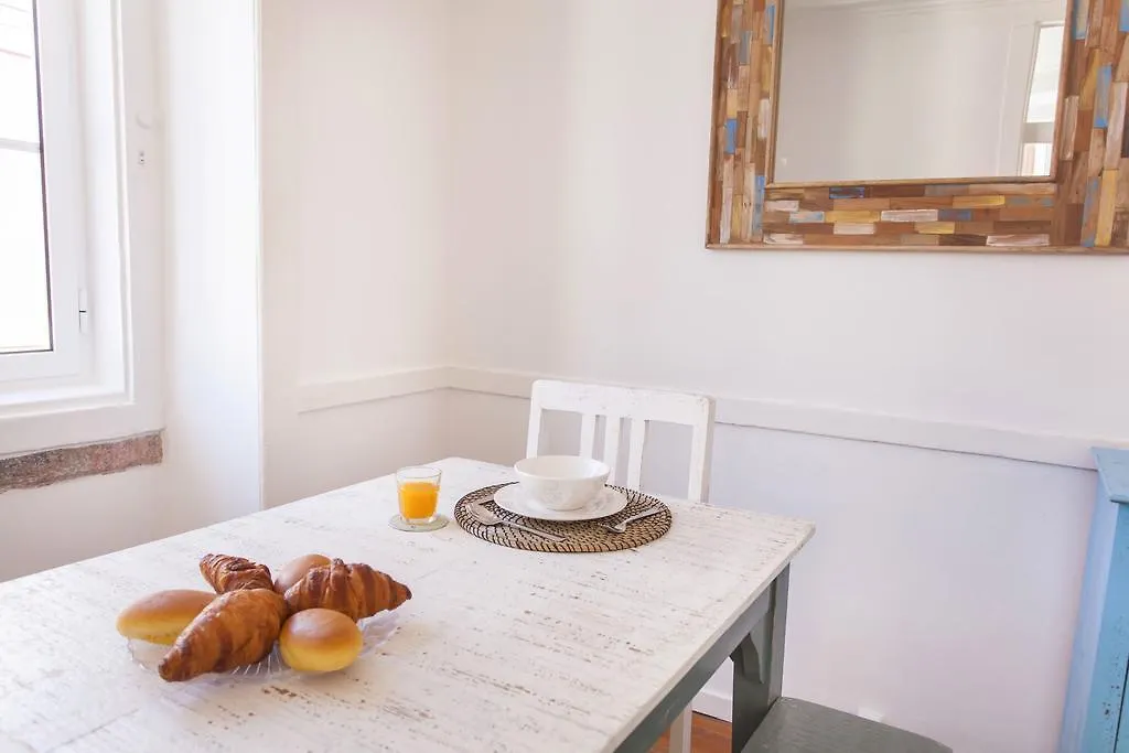 Lovelystay - Cosy Bairro Alto Duplex Lissabon