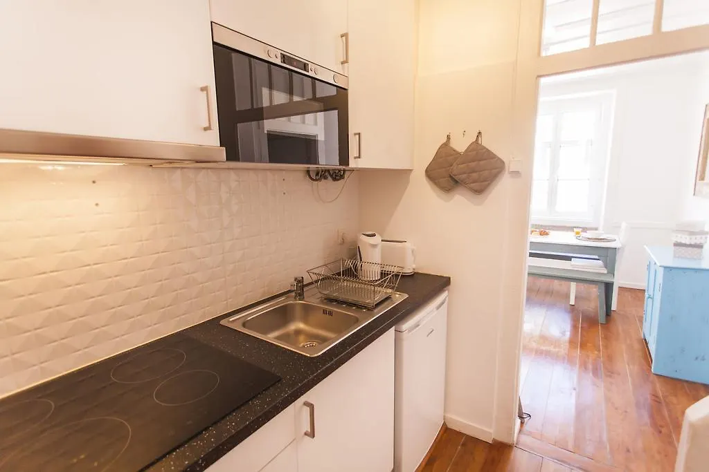 ליסבון Lovelystay - Cosy Bairro Alto Duplex דירה